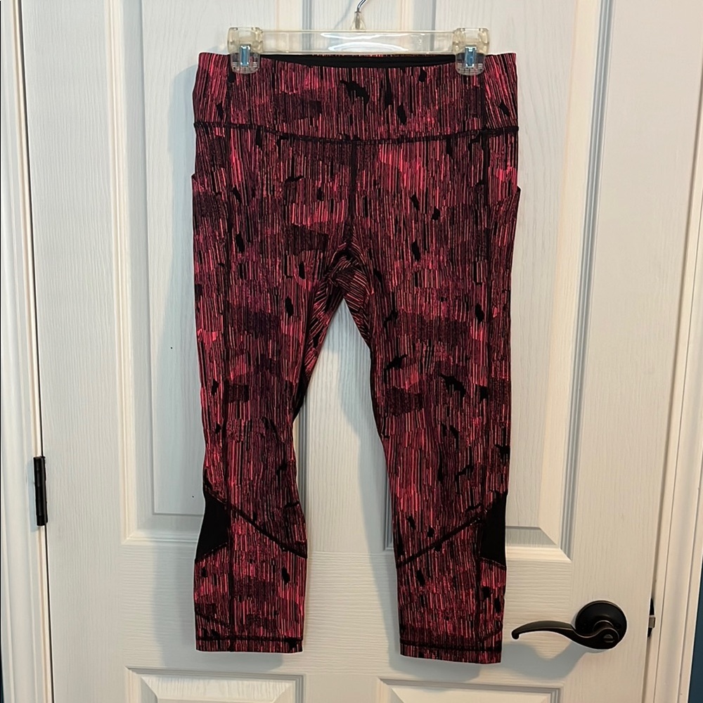 Lululemon Pink and Black Leggings with pockets